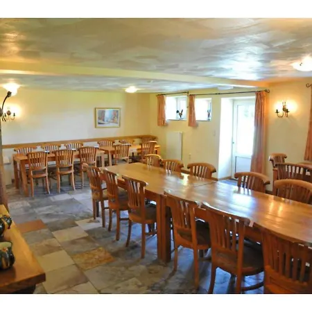 Renovated Farmhouse, Completely Furnished For Groups Of Up To 32 People *